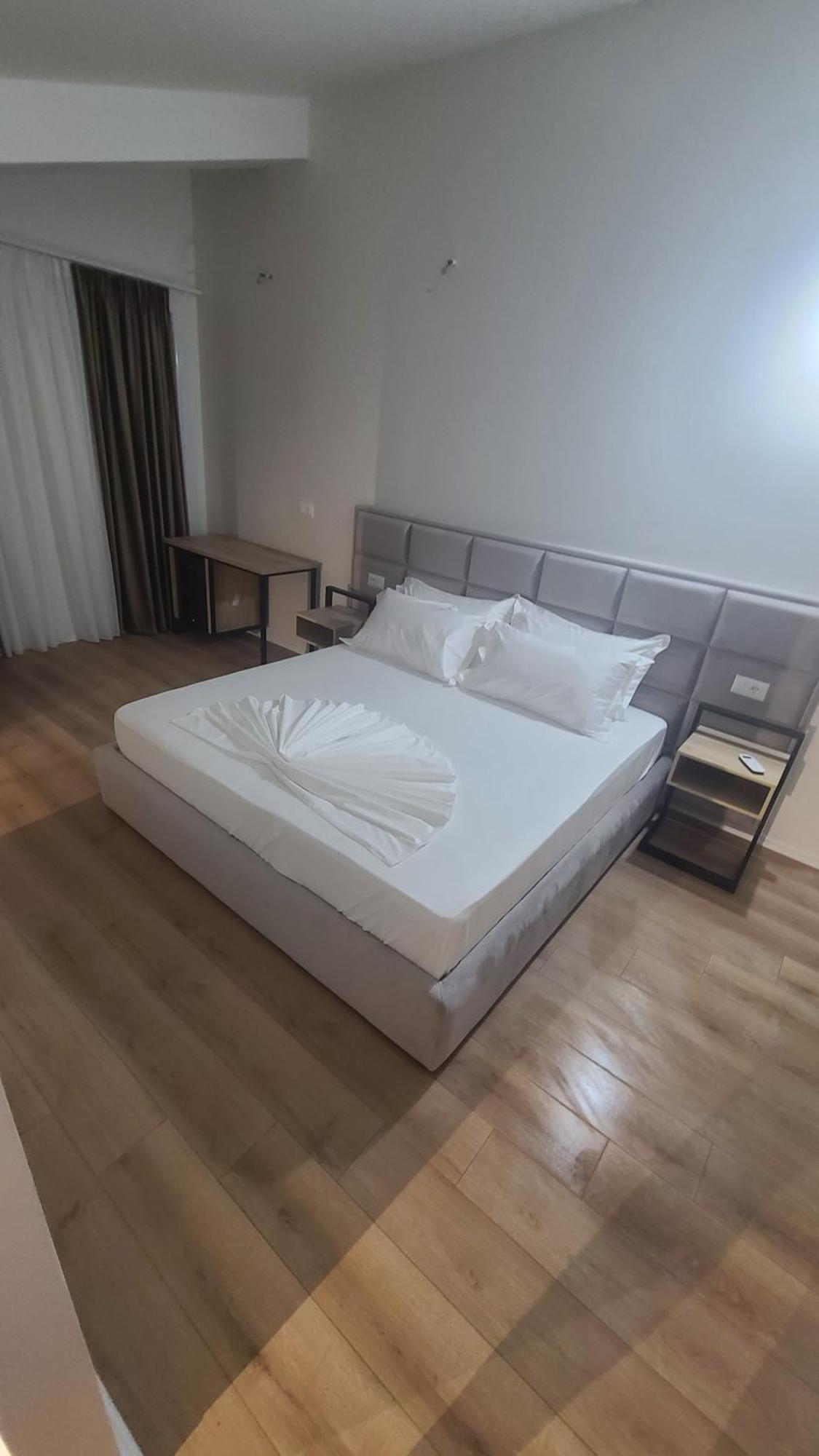 Hotel Noel Vlore Exterior photo